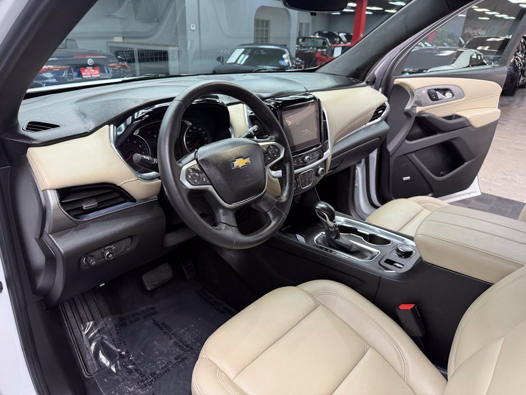 Used 2022 Chevrolet Traverse LT w/ LT Premium Package FWD image 35