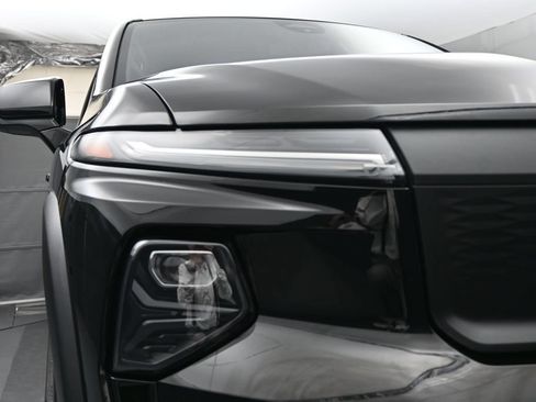 Used 2024 Chevrolet Silverado EV W/T AWD/4WD image 18