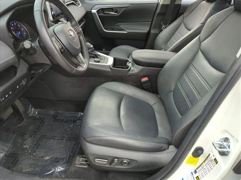 Certified 2022 Toyota RAV4 XLE Premium AWD/4WD image 16