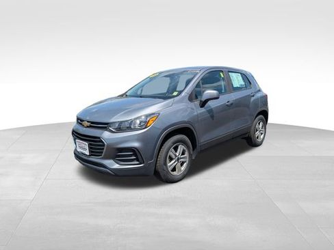 Used 2020 Chevrolet Trax LS AWD/4WD image 3