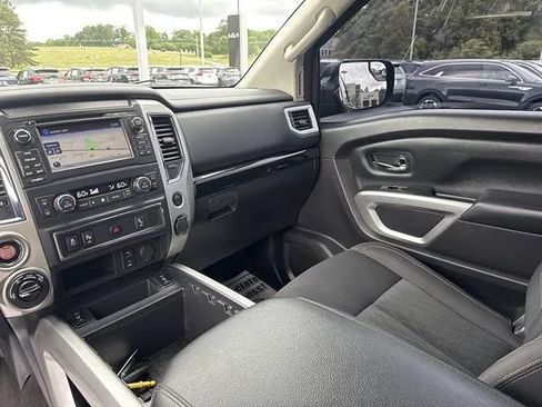 Used 2017 Nissan Titan SV AWD/4WD image 11