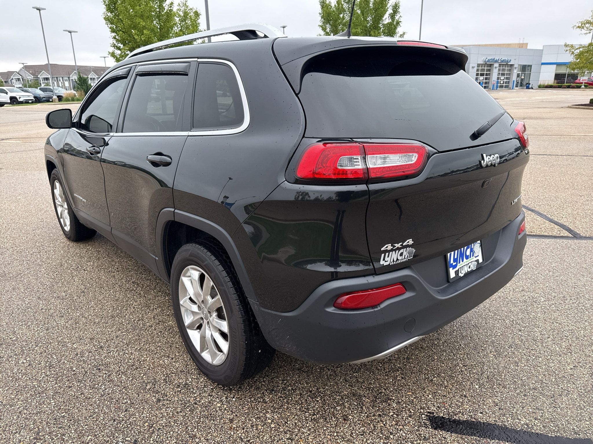 Used 2016 Jeep Cherokee Limited AWD/4WD image 3