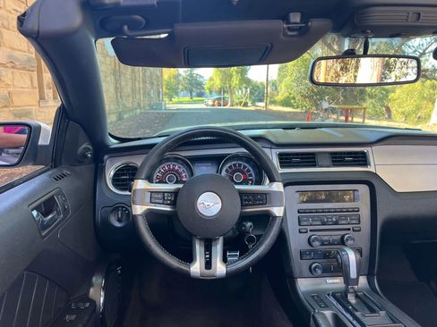 Used 2013 Ford Mustang Premium image 21