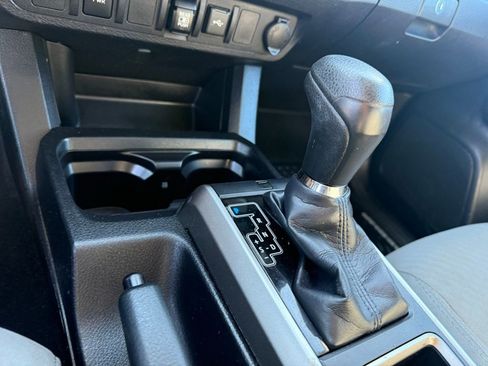 Used 2020 Toyota Tacoma SR5 image 43