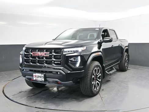 Used 2025 GMC Canyon AT4 w/ Nightfall Edition AWD/4WD image 6