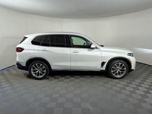 Used 2026 BMW X5 sDrive40i w/ Premium Package image 8