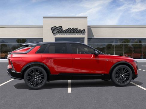 New 2026 Cadillac Lyriq Sport w/ LPO, ONYX Package image 5