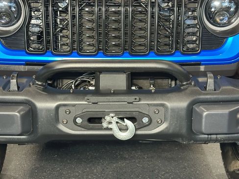 Used 2024 Jeep Wrangler Unlimited Sport image 4