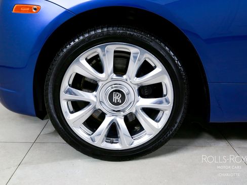 Used 2019 Rolls-Royce Wraith image 30