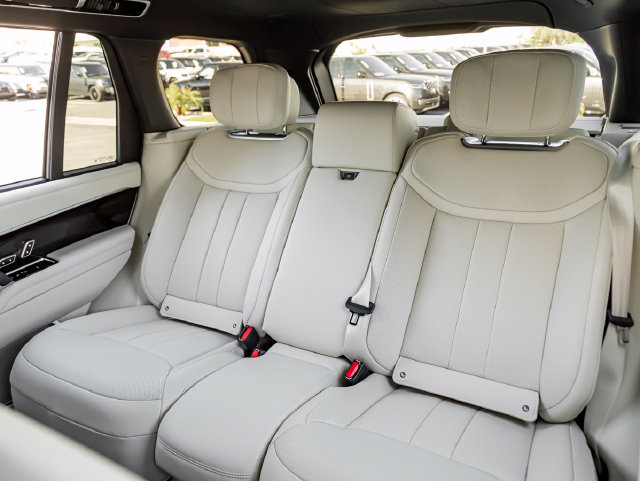 New 2026 Land Rover Range Rover Autobiography AWD/4WD image 29
