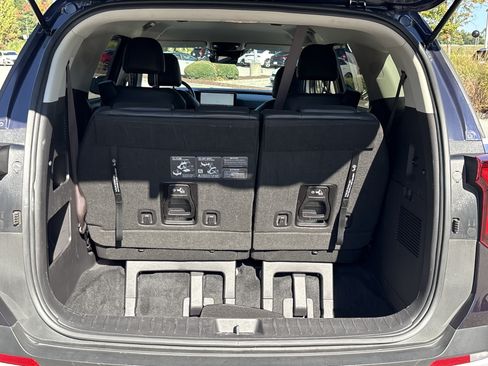 Certified 2025 Kia Carnival FWD image 23
