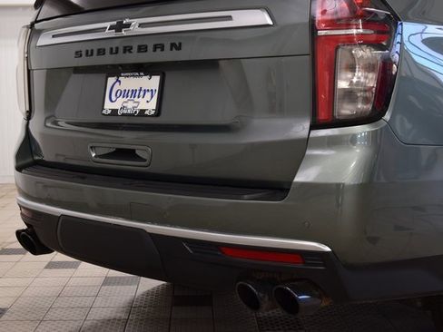 Used 2024 Chevrolet Suburban High Country image 21