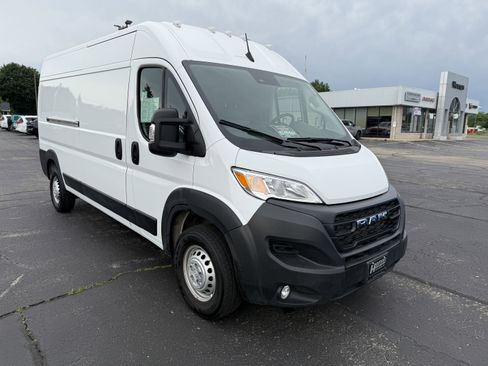 Used 2026 RAM ProMaster 2500 w/ Convenience Group FWD image 7