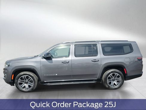 Used 2024 Jeep Wagoneer L Series II AWD/4WD image 3