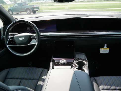 New 2026 Cadillac Escalade IQ Sport 1 w/ LPO, ONYX Package image 8