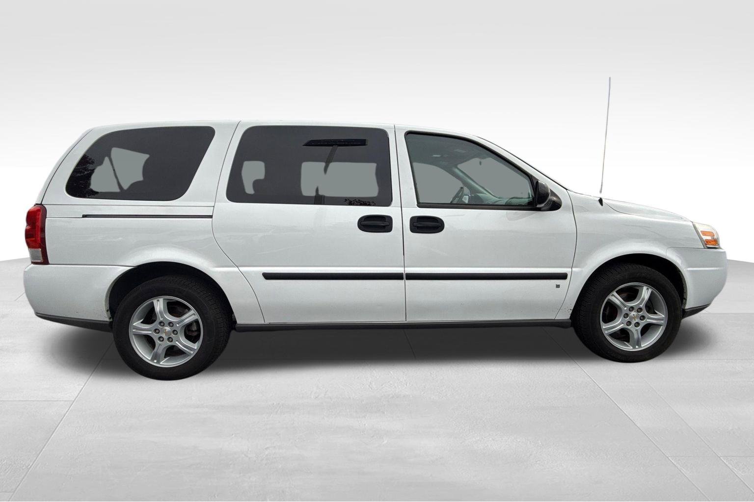 Used 2008 Chevrolet Uplander LS w/ Climate Package FWD image 9