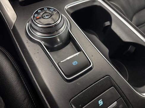 Used 2020 Ford Fusion SE image 30