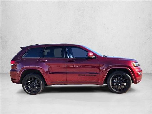 Used 2018 Jeep Grand Cherokee Altitude image 4
