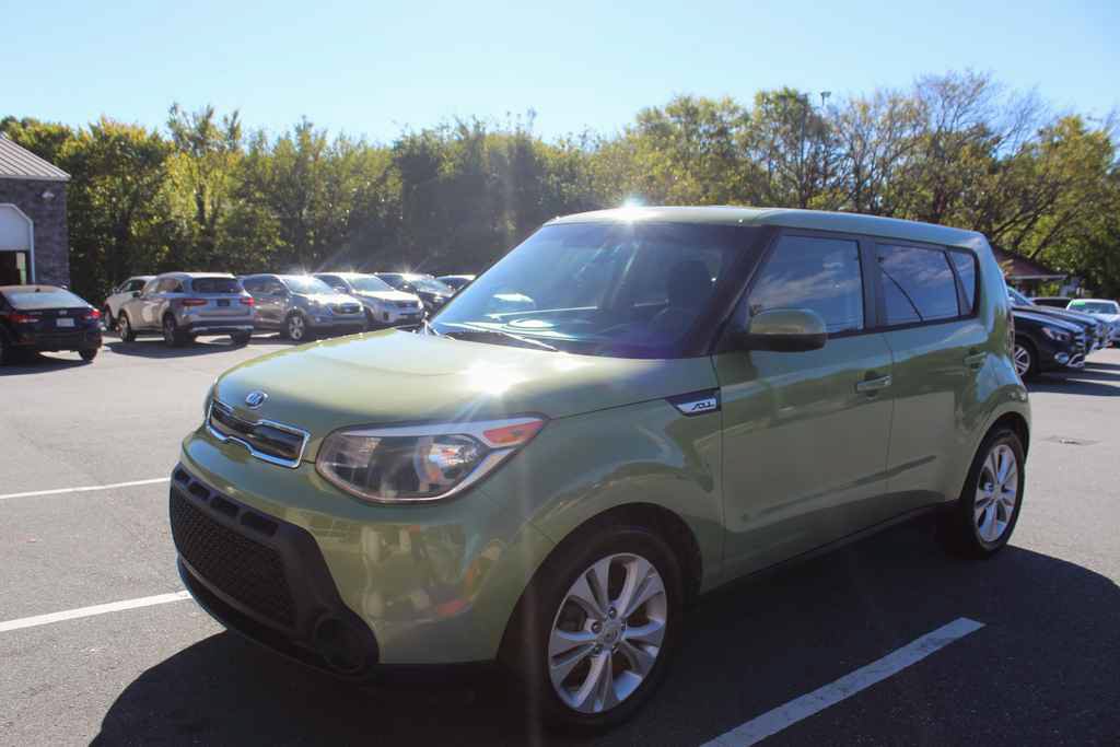 Used 2015 Kia Soul + FWD image 1