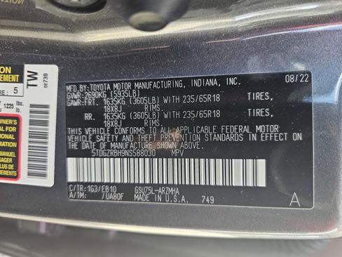 Used 2022 Toyota Highlander XLE image 27