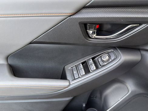 Used 2025 Subaru Crosstrek 2.5i Limited w/ Crosstrek Mirror Package image 11