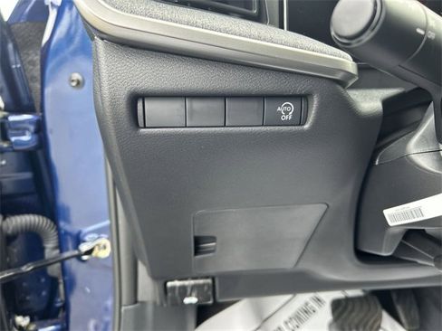 Certified 2025 Nissan Kicks SV image 17