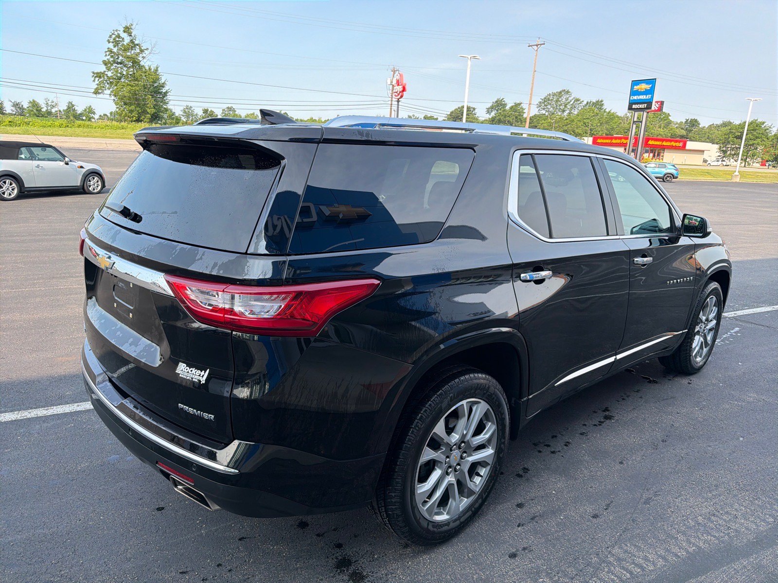 Used 2021 Chevrolet Traverse Premier w/ LPO, Floor Liner Package FWD image 5