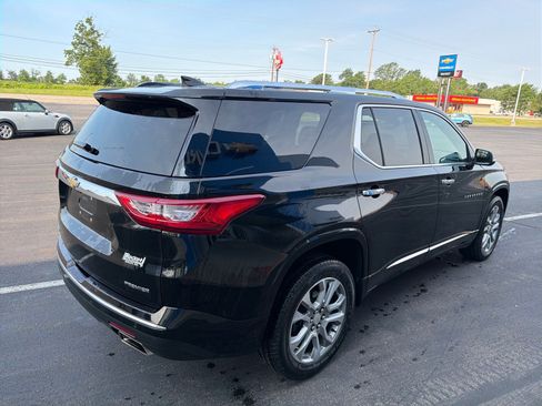 Used 2021 Chevrolet Traverse Premier w/ LPO, Floor Liner Package FWD image 5