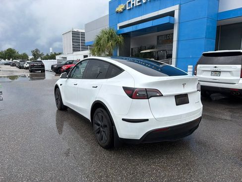 Used 2024 Tesla Model Y Long Range AWD/4WD image 7