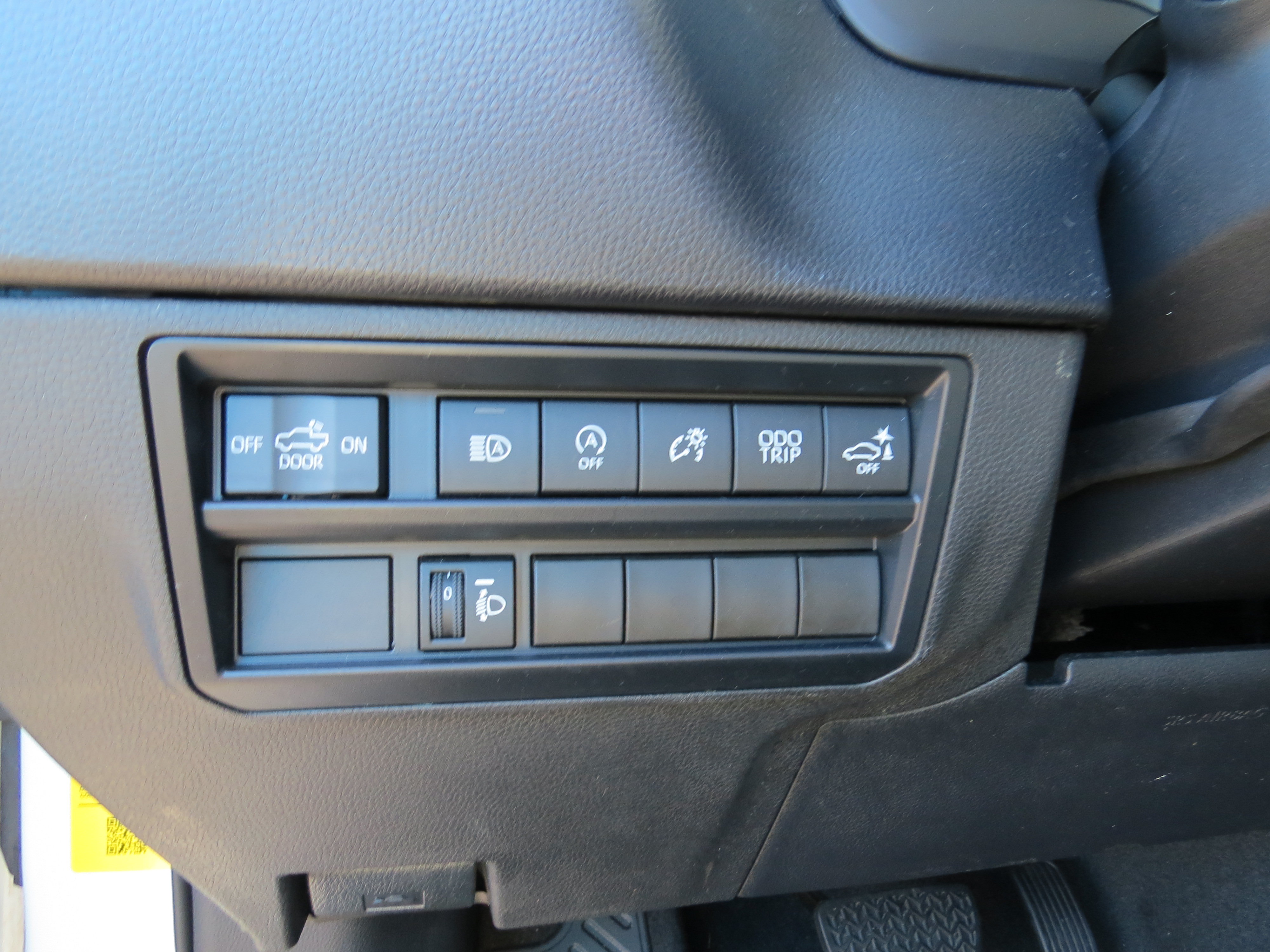 Used 2023 Toyota Tundra SR5 w/ SR5 Convenience Package AWD/4WD image 18