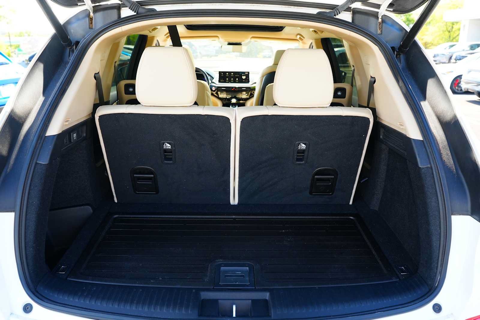Used 2023 Acura MDX SH-AWD image 36