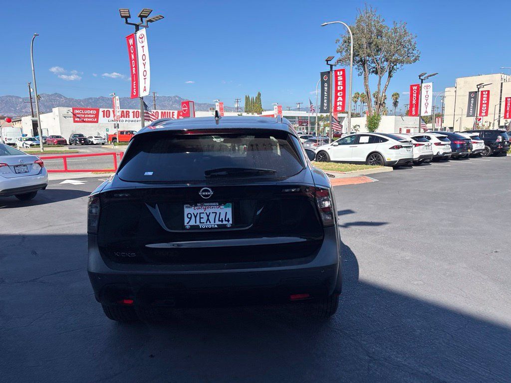 Used 2026 Nissan Kicks SV FWD image 5