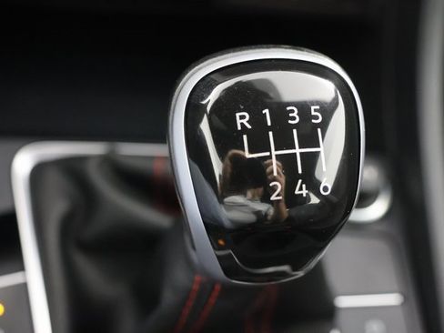 Used 2024 Volkswagen Jetta GLI 40th Anniversary Edition image 17