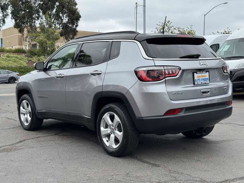 Used 2018 Jeep Compass Latitude w/ Popular Equipment Group AWD/4WD image 10