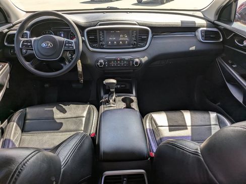 Used 2019 Kia Sorento FWD image 14
