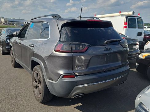Used 2019 Jeep Cherokee Limited AWD/4WD image 2