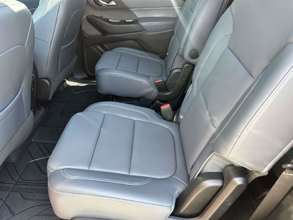 Used 2018 Chevrolet Traverse LT FWD image 13