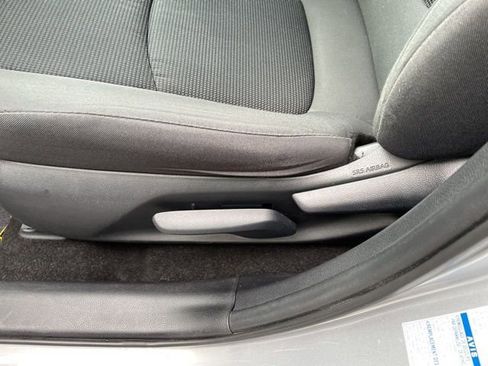 Used 2019 Toyota RAV4 LE w/ Carpet Mat Package image 13