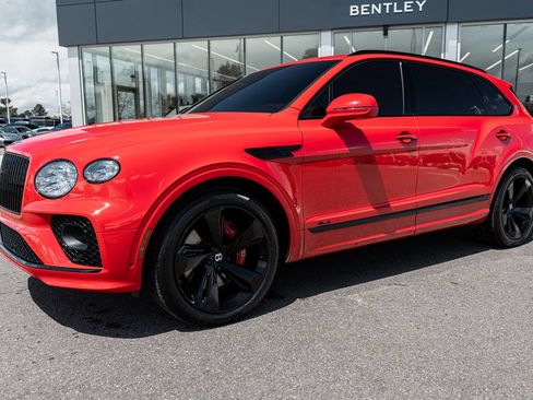 Certified 2023 Bentley Bentayga Extended Wheelbase AWD/4WD image 21