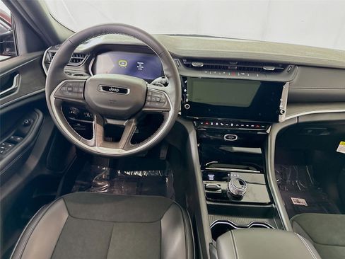 New 2026 Jeep Grand Cherokee L 4WD image 2