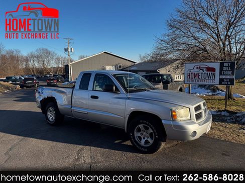 Used 2006 Dodge Dakota SLT image 1