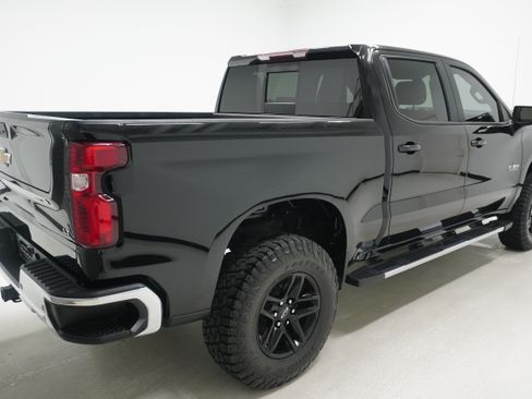 Used 2021 Chevrolet Silverado 1500 LT w/ Diesel Off-Road Package AWD/4WD image 4