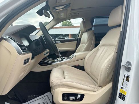 Used 2019 BMW X7 xDrive40i w/ Premium Package AWD/4WD image 3