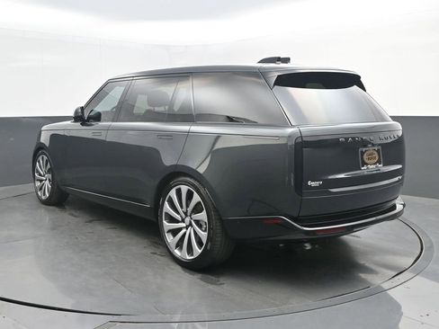 Used 2025 Land Rover Range Rover Long Wheelbase SE AWD/4WD image 3