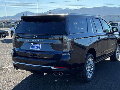 New 2026 Chevrolet Suburban Premier image 5