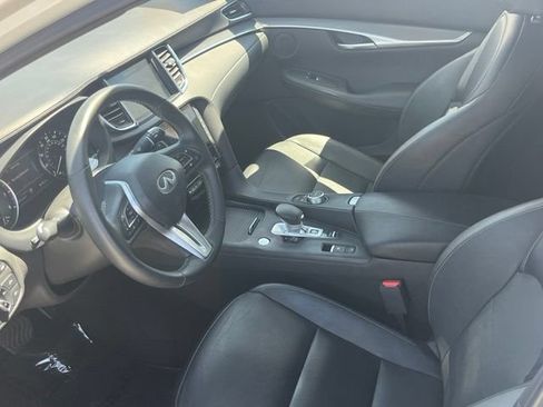 Certified 2022 INFINITI QX50 Luxe w/ Appearance Package FWD image 9