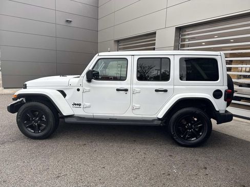 Used 2020 Jeep Wrangler Unlimited Sahara AWD/4WD image 4