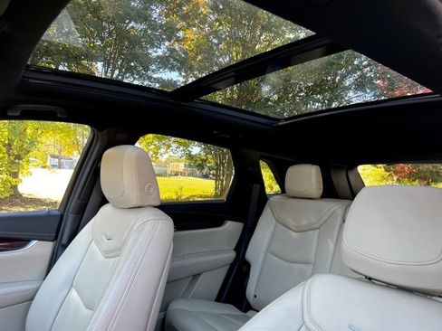 Used 2017 Cadillac XT5 Luxury w/ Driver Awareness Package image 44