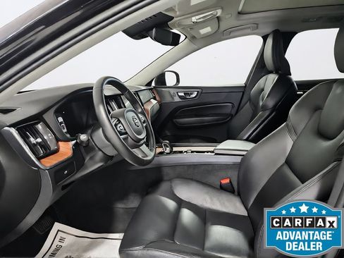Used 2023 Volvo XC60 B5 Plus FWD image 17