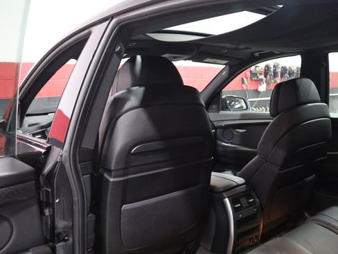 Used 2013 BMW 550i Gran Turismo xDrive image 38